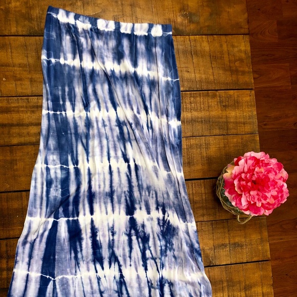 Olive & Oak Dresses & Skirts - Olive & Oak Maxi Skirt